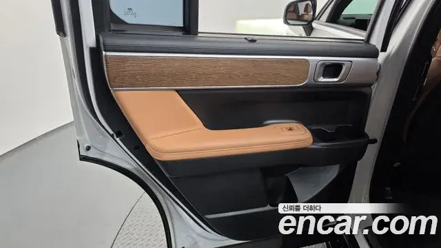 Hyundai Santa Fe 2025 — Photo 17/34