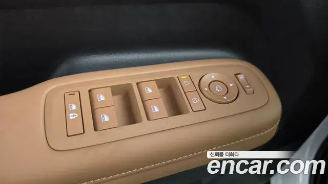 Hyundai Santa Fe 2025 — Photo 32/34
