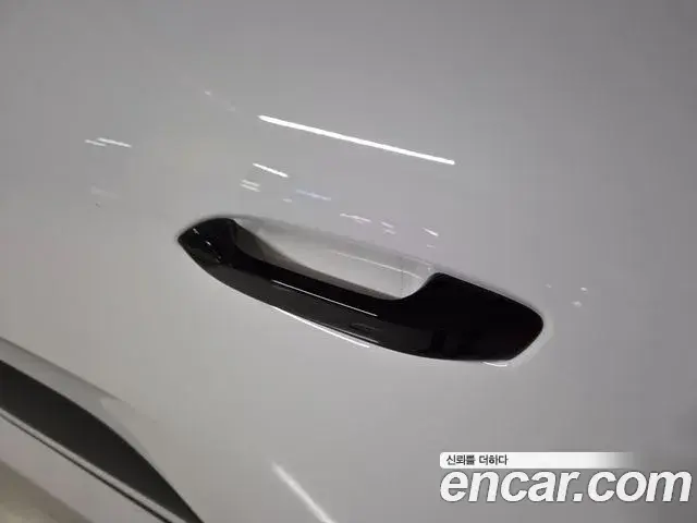 Porsche Macan EV 2025 — ფოტო 14/18