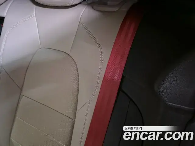 Porsche Macan EV 2025 — ფოტო 5/18