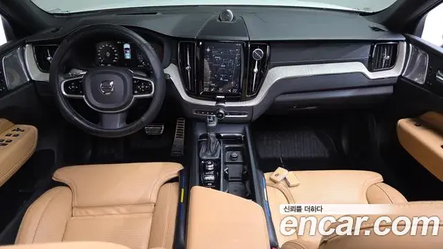 Volvo XC60 2020 — Фото 7/20