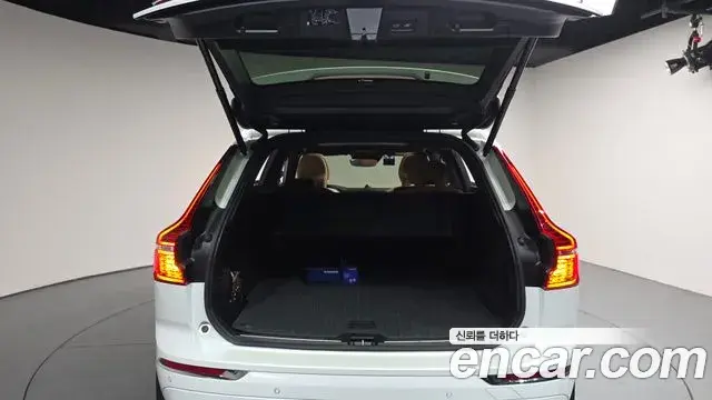 Volvo XC60 2020 — Фото 20/20
