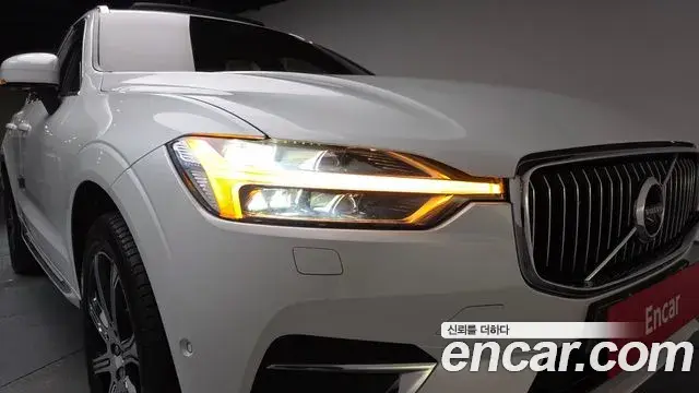 Volvo XC60 2020 — Photo 31/34