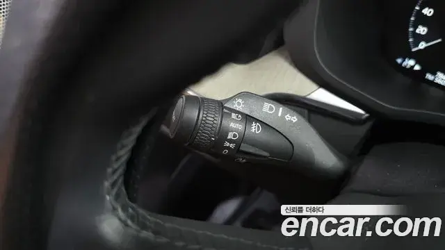 Volvo XC60 2020 — Photo 29/34