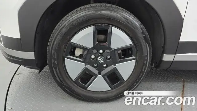 Hyundai Santa Fe 2023 — Şəkil 27/34