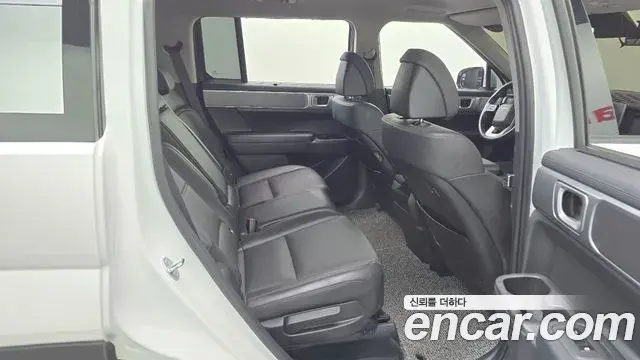 Hyundai Santa Fe 2023 — Şəkil 31/34