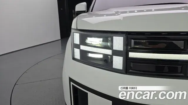 Hyundai Santa Fe 2023 — Şəkil 18/34