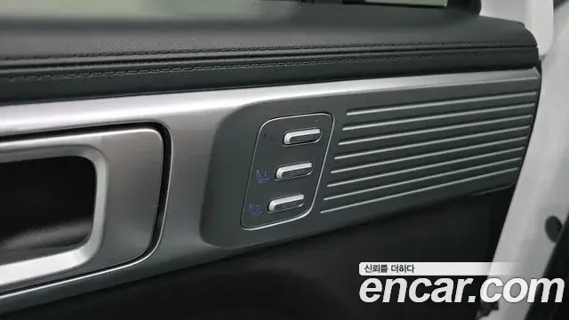 Hyundai Santa Fe 2023 — Şəkil 30/34