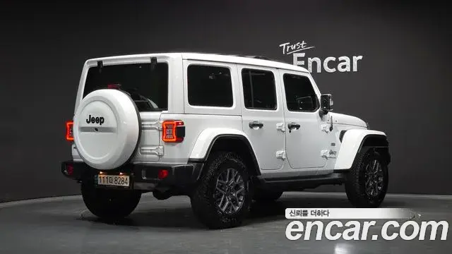 Jeep Wrangler 2021 — ფოტო 23/32