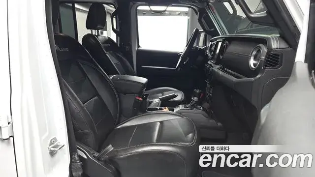 Jeep Wrangler 2021 — ფოტო 5/32