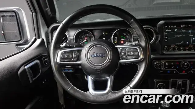 Jeep Wrangler 2021 — ფოტო 19/32