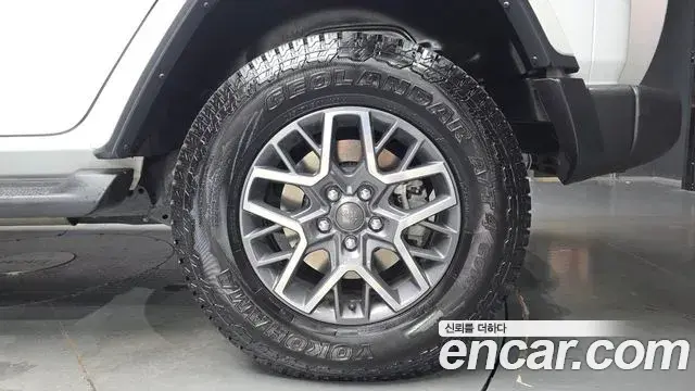 Jeep Wrangler 2021 — ფოტო 2/32