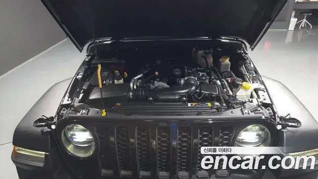 Jeep Gladiator 2023 — Photo 17/20