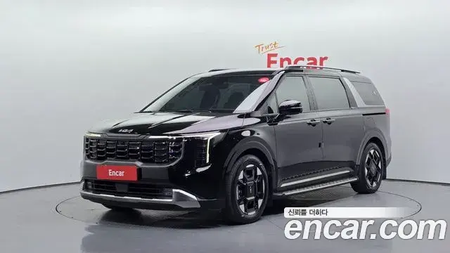 Kia Carnival 2023 — Фото 1/20