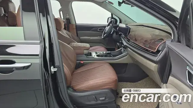 Kia Carnival 2023 — Şəkil 19/32