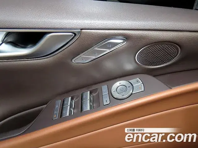 Genesis G80 2022 — Photo 12/20