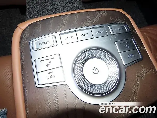 Genesis G80 2022 — Photo 16/20