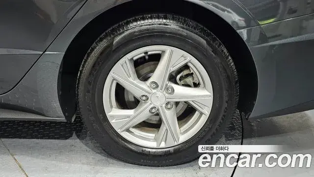 Hyundai Sonata Hybrid 2019 — Şəkil 17/31