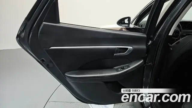 Hyundai Sonata Hybrid 2019 — Şəkil 12/31