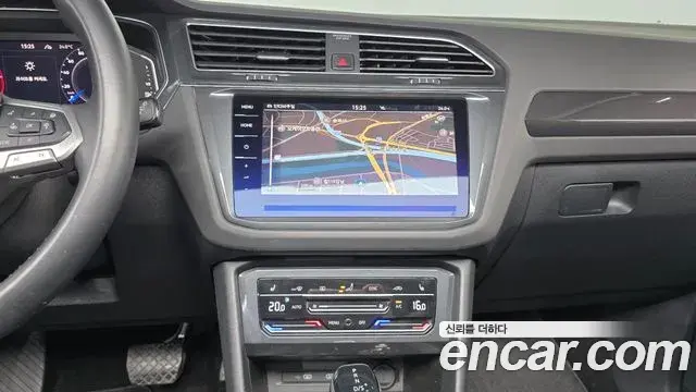 Volkswagen Tiguan 2023 — Photo 7/33