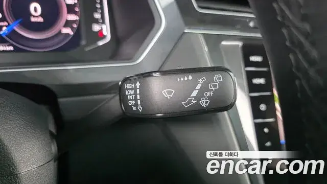 Volkswagen Tiguan 2023 — Photo 29/33