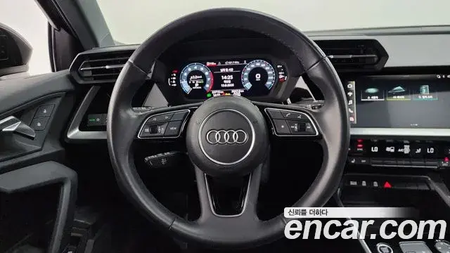 Audi A3 2023 — Фото 13/20