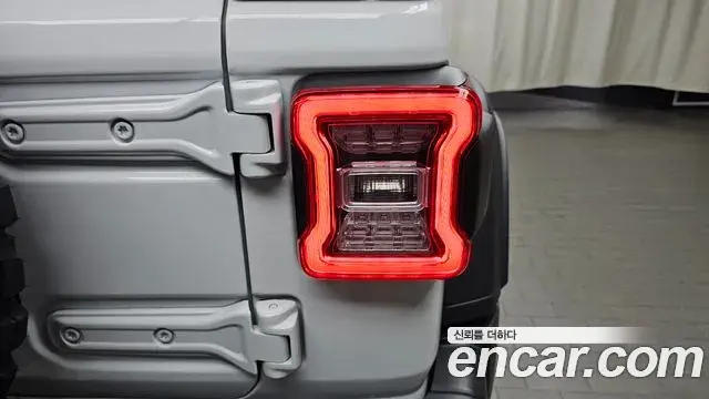 Jeep Wrangler 2021 — Photo 18/30