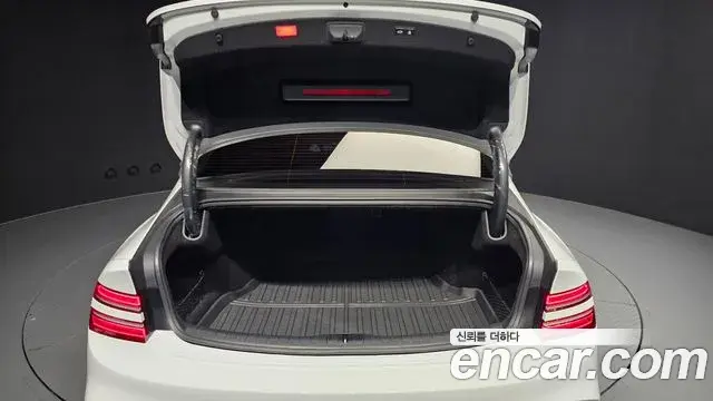Genesis G80 2025 — Photo 13/35