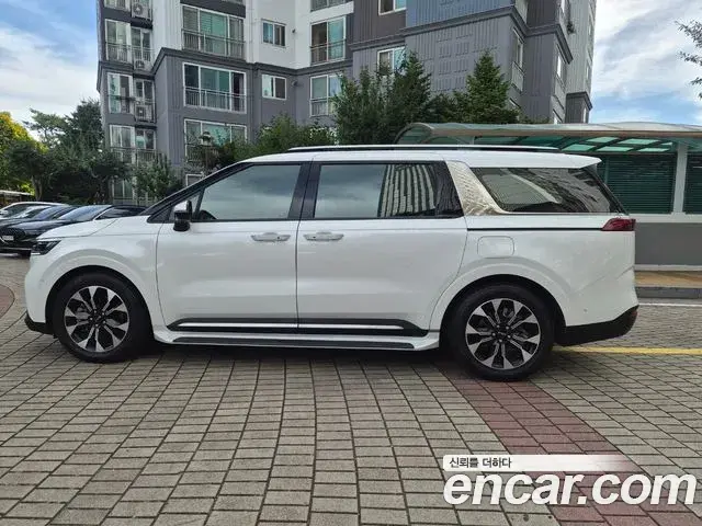 Kia Carnival 2023 — Фото 10/20
