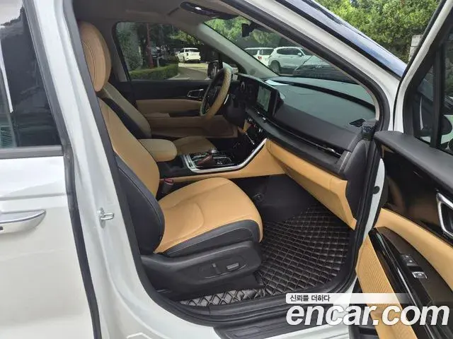 Kia Carnival 2023 — Фото 8/20