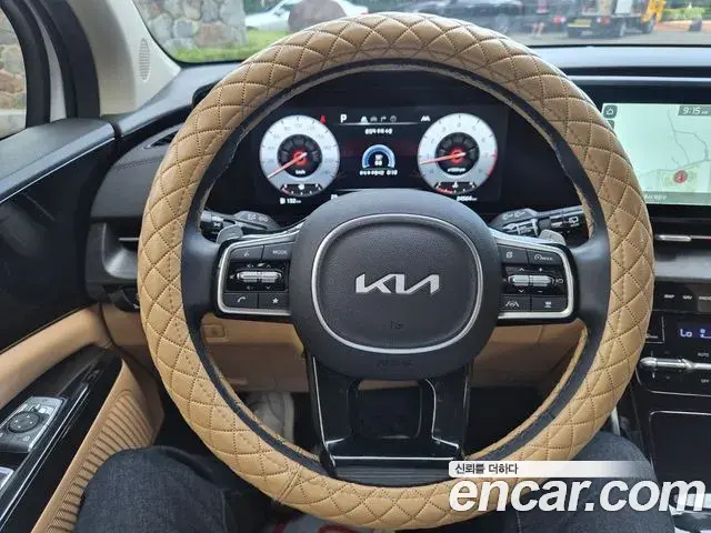 Kia Carnival 2023 — Фото 13/20