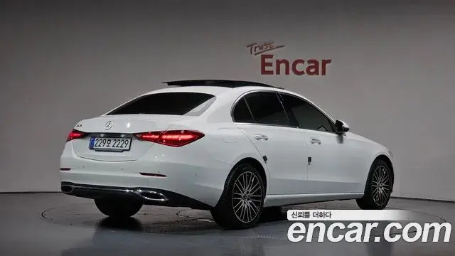 Mercedes-Benz C-Class 2025 — ფოტო 15/38