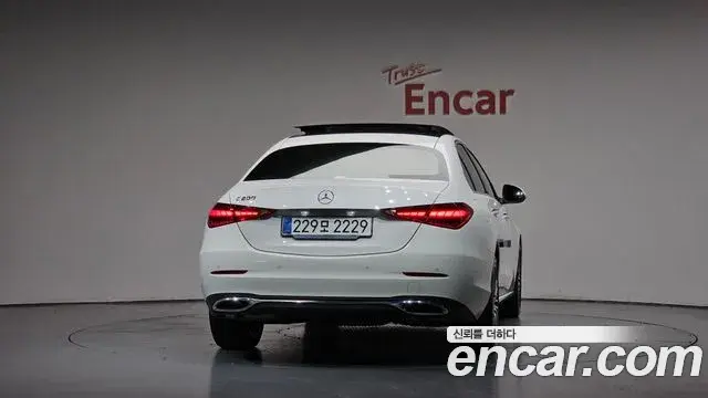 Mercedes-Benz C-Class 2025 — ფოტო 13/38