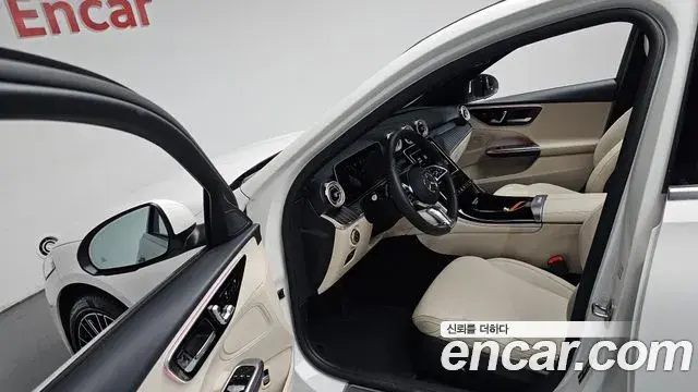Mercedes-Benz C-Class 2025 — ფოტო 31/38