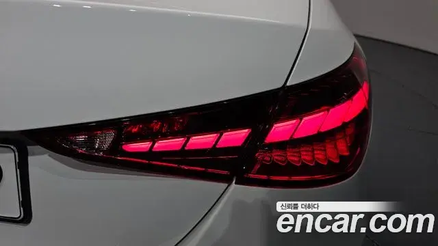 Mercedes-Benz C-Class 2025 — ფოტო 27/38