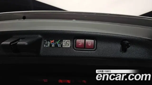 Mercedes-Benz C-Class 2025 — ფოტო 14/38