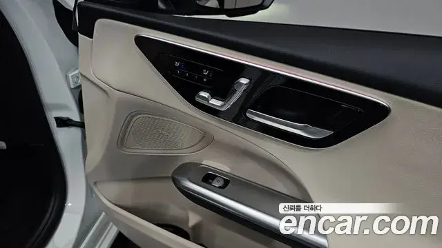 Mercedes-Benz C-Class 2025 — ფოტო 10/38
