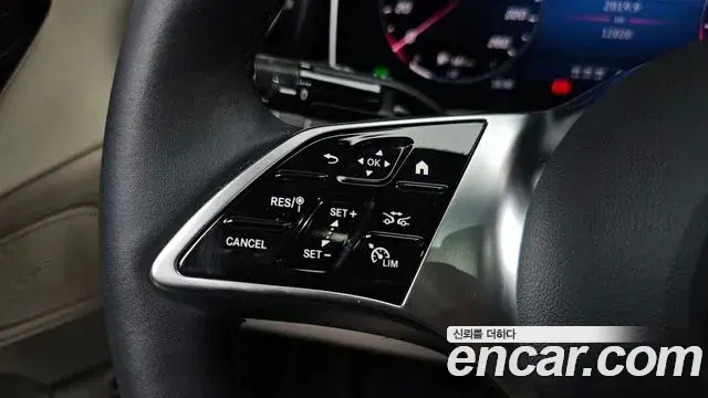 Mercedes-Benz C-Class 2025 — ფოტო 21/38