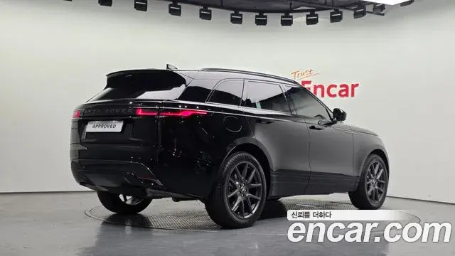 Land Rover Range Rover Velar 2025 — Photo 16/20