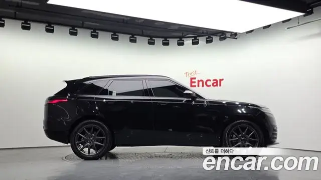 Land Rover Range Rover Velar 2025 — Photo 2/20