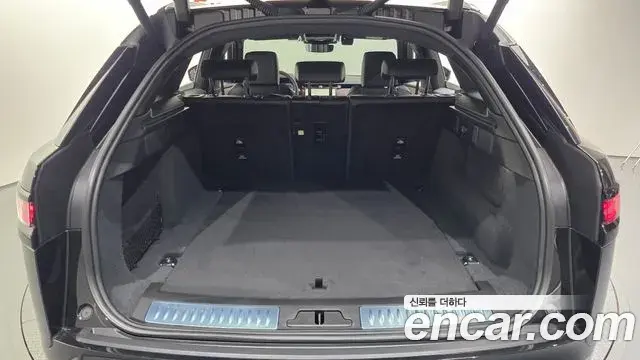 Land Rover Range Rover Velar 2025 — Photo 14/20