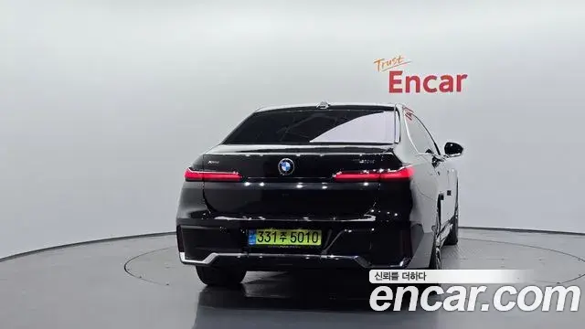 BMW 7 Series 2024 — Photo 17/20
