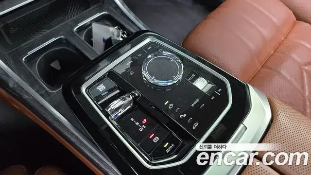 BMW 7 Series 2024 — Photo 18/20