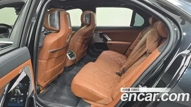 BMW 7 Series 2024 — Photo 3/20