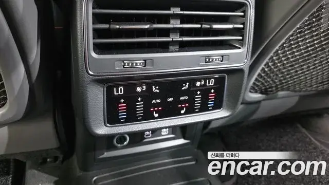 Audi Q7 2021 — Фото 19/20
