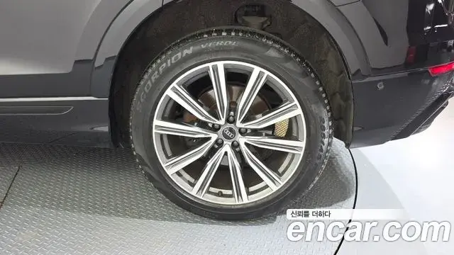 Audi Q8 2021 — ფოტო 5/35