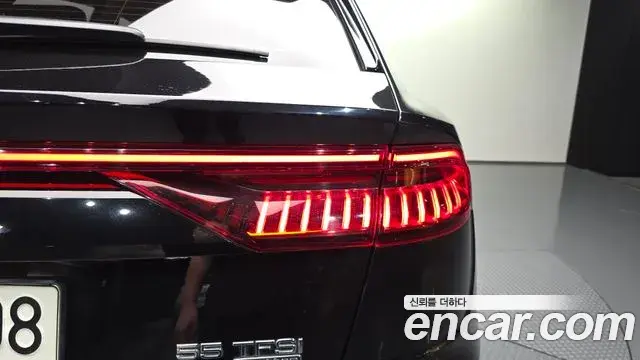 Audi Q8 2021 — ფოტო 6/35