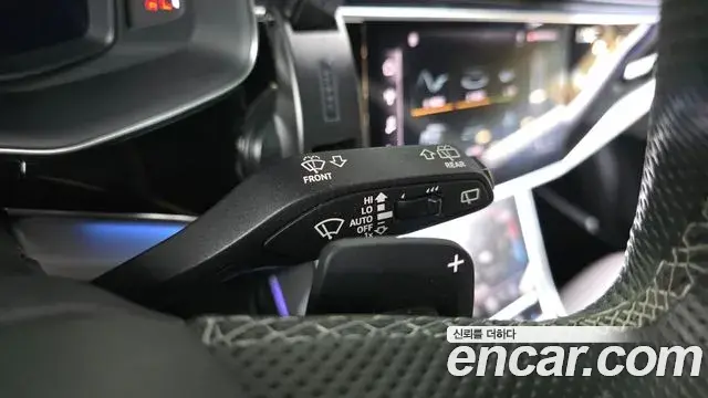 Audi Q8 2021 — ფოტო 22/35