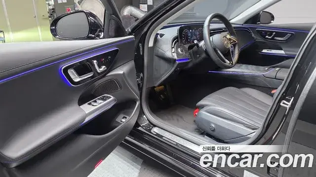 Mercedes-Benz E-Class 2025 — Şəkil 28/30