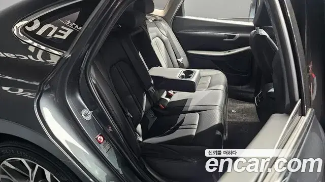 Hyundai Sonata 2021 — Фото 11/20